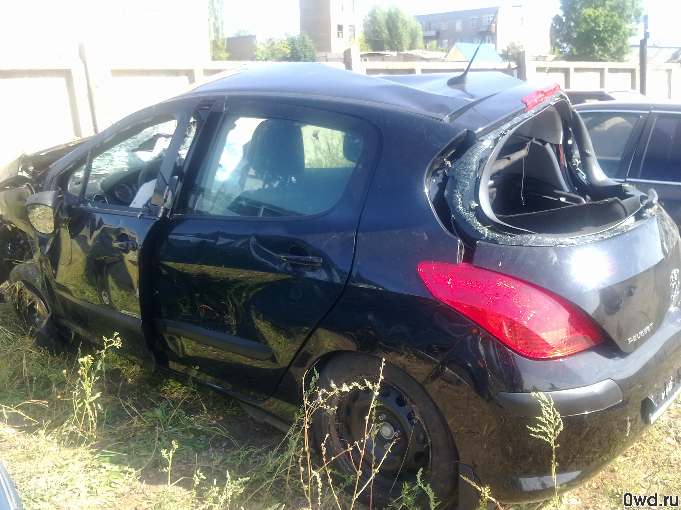 Битый автомобиль Peugeot 308 (2010) в Уфе